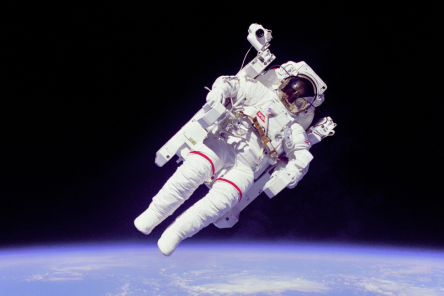 EL SER HUMANO EN EL… ESPACIO EXTERIOR